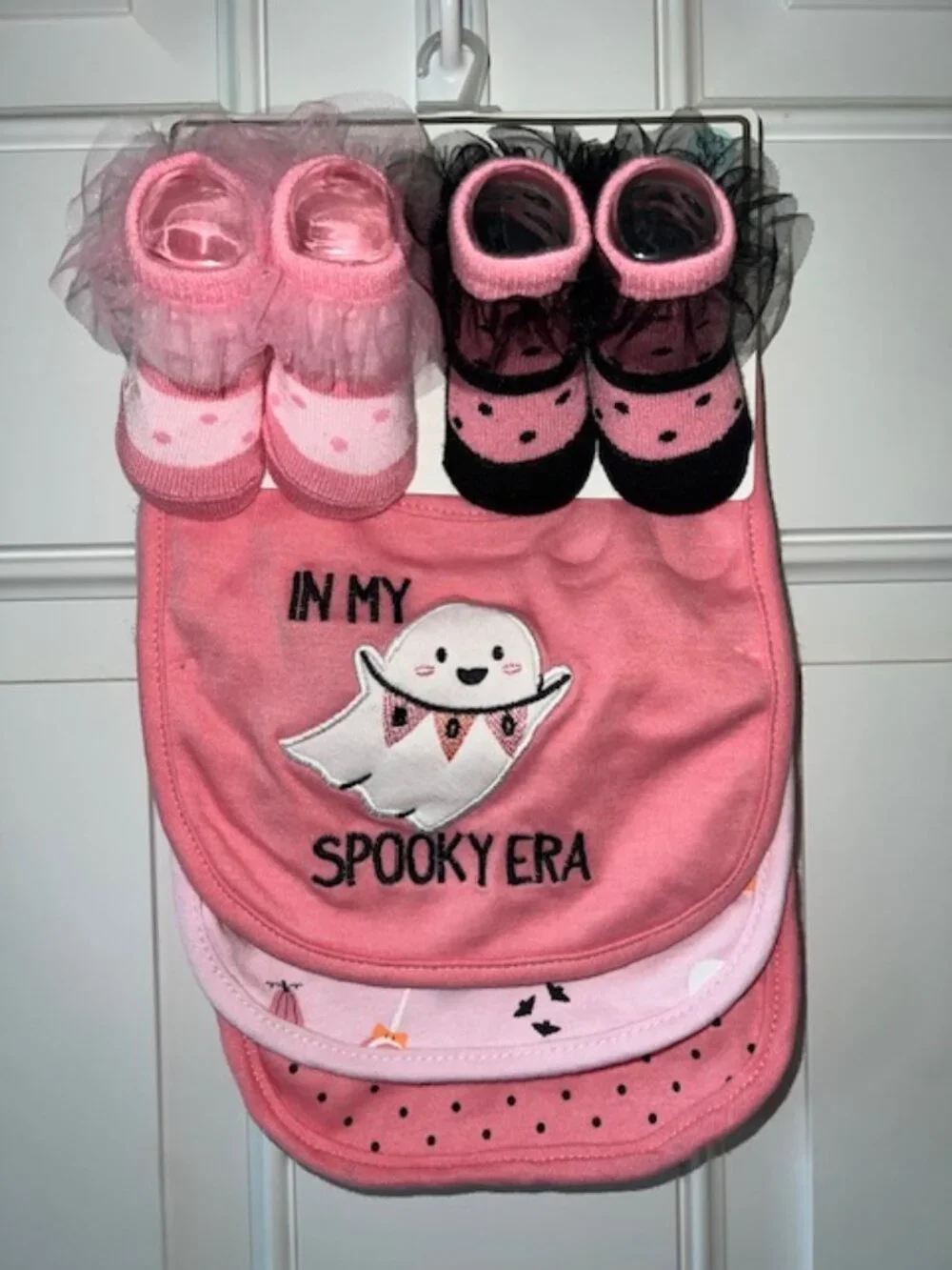 PINK HALLOWEEN BIB AND BOOTIE SET